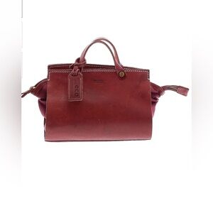 Old Trend
One SizeLeather Tote